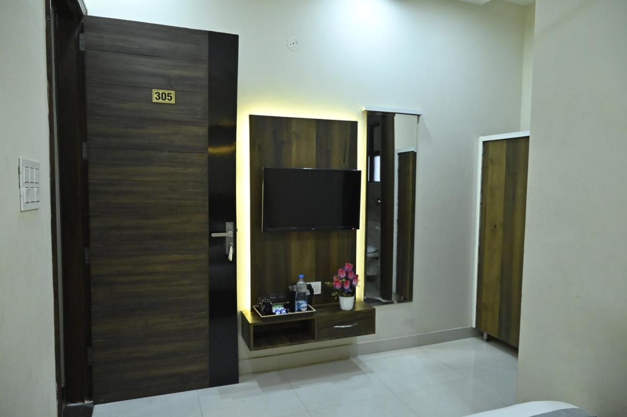 Hotel Guntas Residency à Amritsar Extérieur photo